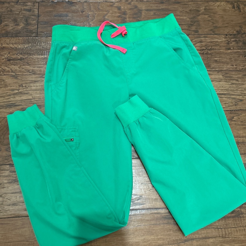 Figs Scrubs SET - only worn ONCE